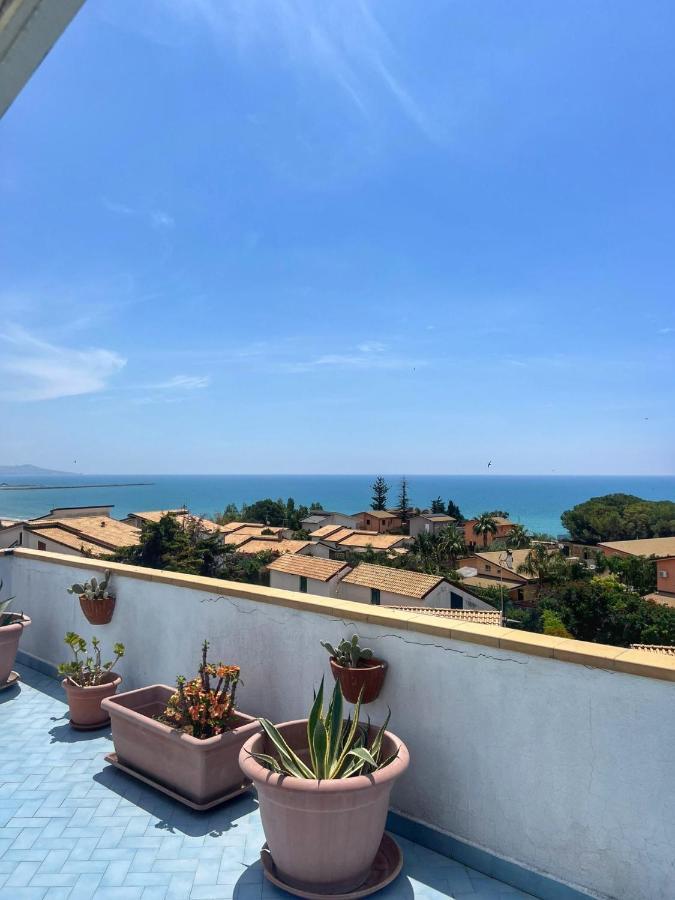 Апартаменты La Terrazza Sul Mare Порт-Эмпедокле Экстерьер фото
